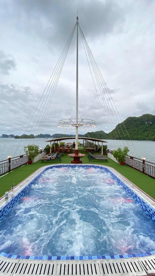 Calypso Cruises Hotel Cat Hai Exterior photo